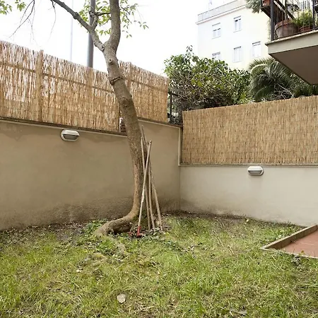 Garden House Holidays Daire Roma